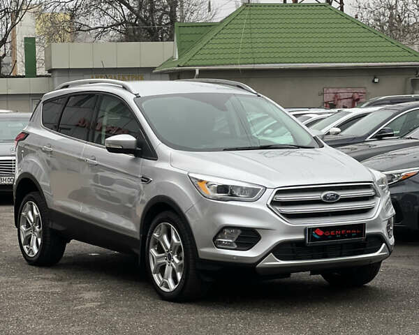 Серый Форд Эскейп, объемом двигателя 2 л и пробегом 92 тыс. км за 16500 $, фото 1 на Automoto.ua