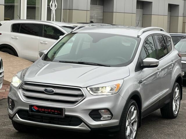 Серый Форд Эскейп, объемом двигателя 2 л и пробегом 90 тыс. км за 16500 $, фото 1 на Automoto.ua