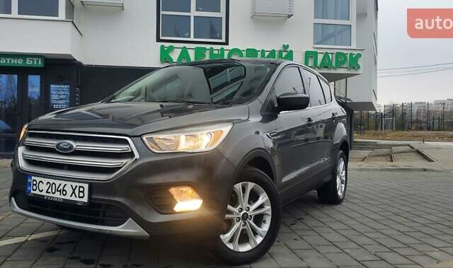 Серый Форд Эскейп, объемом двигателя 1.5 л и пробегом 168 тыс. км за 12300 $, фото 1 на Automoto.ua