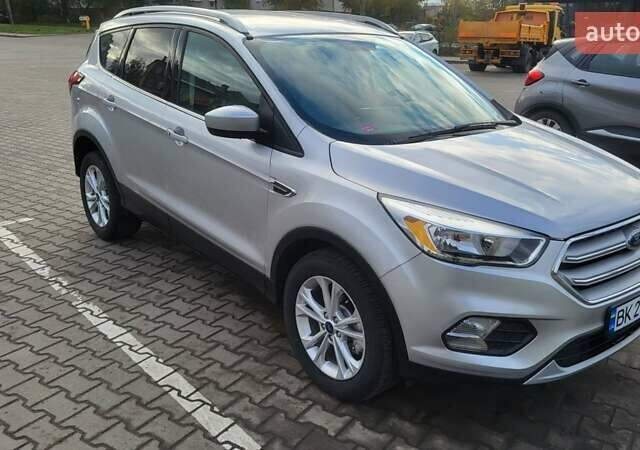 Серый Форд Эскейп, объемом двигателя 1.5 л и пробегом 160 тыс. км за 11300 $, фото 1 на Automoto.ua