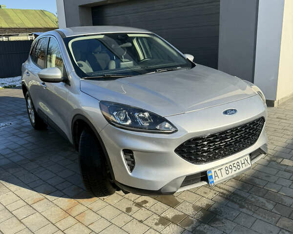 Сірий Форд Ескейп, об'ємом двигуна 1.5 л та пробігом 77 тис. км за 17300 $, фото 1 на Automoto.ua