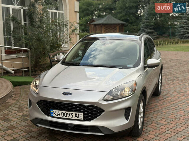 Сірий Форд Ескейп, об'ємом двигуна 1.5 л та пробігом 105 тис. км за 16999 $, фото 1 на Automoto.ua