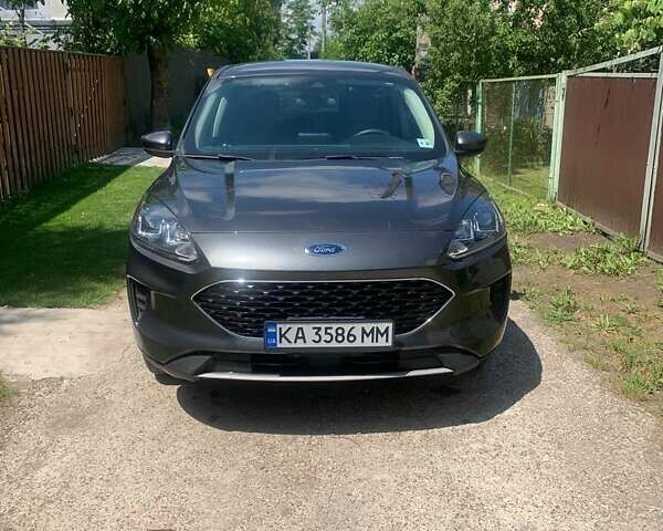 Сірий Форд Ескейп, об'ємом двигуна 1.5 л та пробігом 32 тис. км за 22000 $, фото 1 на Automoto.ua