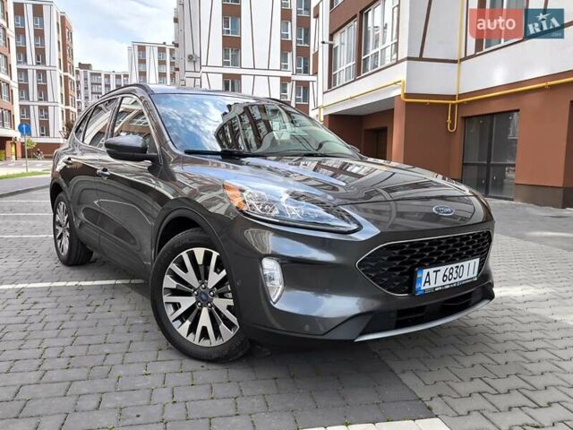 Серый Форд Эскейп, объемом двигателя 2.5 л и пробегом 196 тыс. км за 19950 $, фото 1 на Automoto.ua