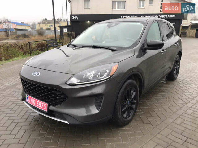 Серый Форд Эскейп, объемом двигателя 2.5 л и пробегом 229 тыс. км за 16800 $, фото 1 на Automoto.ua