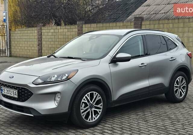 Серый Форд Эскейп, объемом двигателя 2.49 л и пробегом 142 тыс. км за 19800 $, фото 1 на Automoto.ua