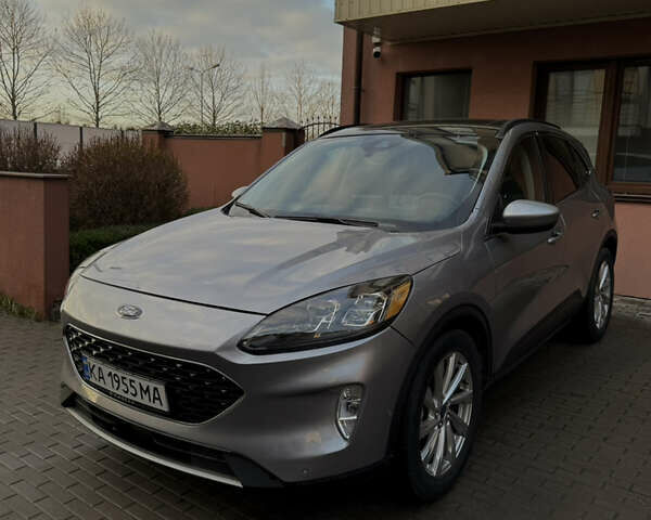 Серый Форд Эскейп, объемом двигателя 2 л и пробегом 44 тыс. км за 18800 $, фото 1 на Automoto.ua