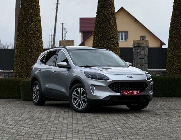 Серый Форд Эскейп, объемом двигателя 2 л и пробегом 112 тыс. км за 16900 $, фото 1 на Automoto.ua