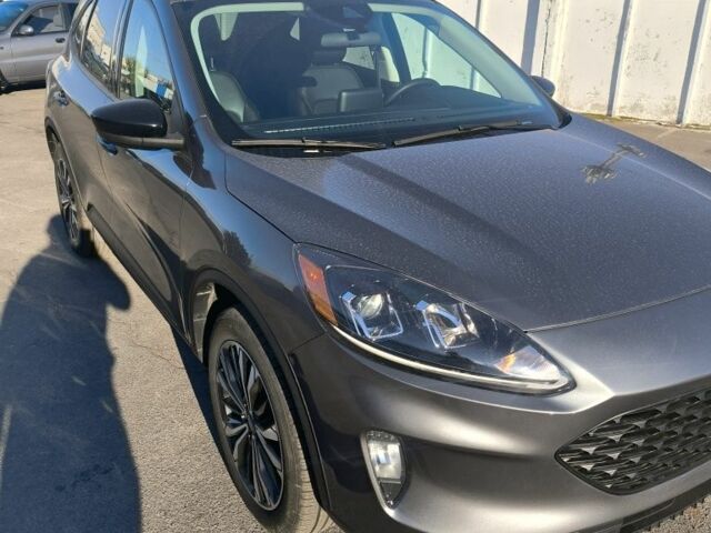 Серый Форд Эскейп, объемом двигателя 2 л и пробегом 110 тыс. км за 19000 $, фото 1 на Automoto.ua