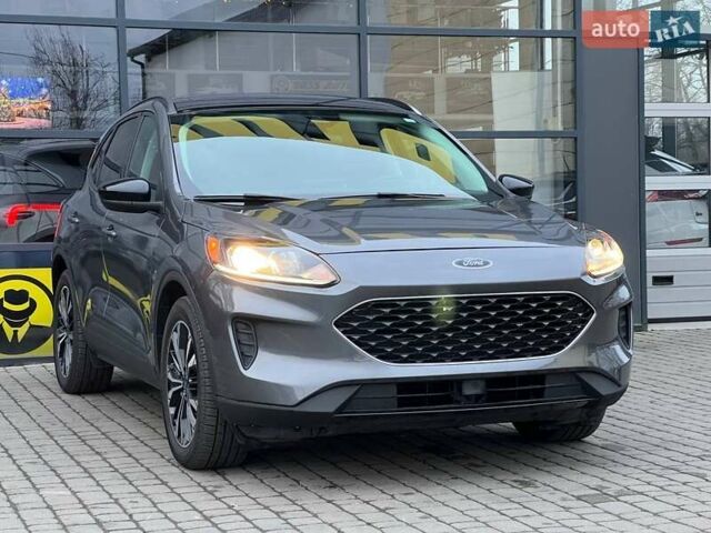 Серый Форд Эскейп, объемом двигателя 2.5 л и пробегом 100 тыс. км за 20600 $, фото 1 на Automoto.ua