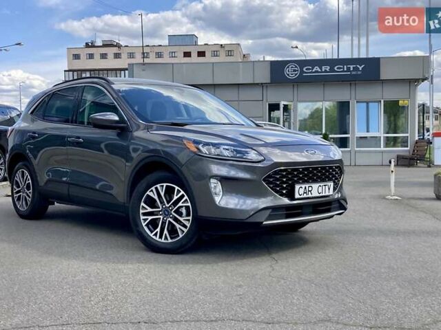 Серый Форд Эскейп, объемом двигателя 1.5 л и пробегом 20 тыс. км за 19999 $, фото 1 на Automoto.ua