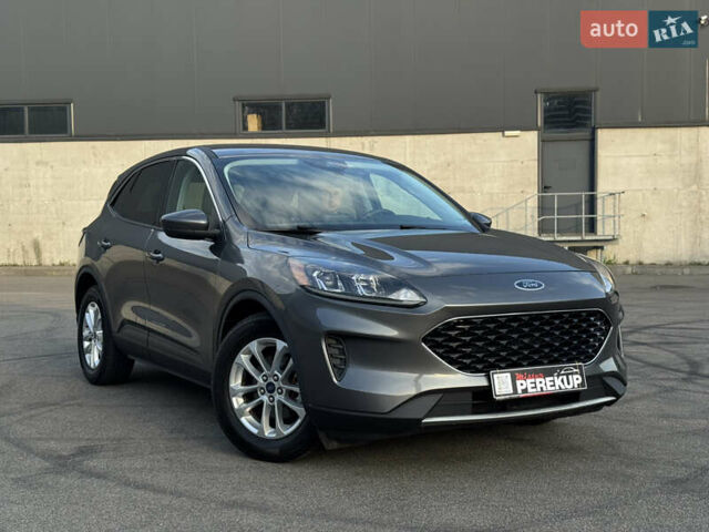 Серый Форд Эскейп, объемом двигателя 1.5 л и пробегом 154 тыс. км за 16399 $, фото 1 на Automoto.ua