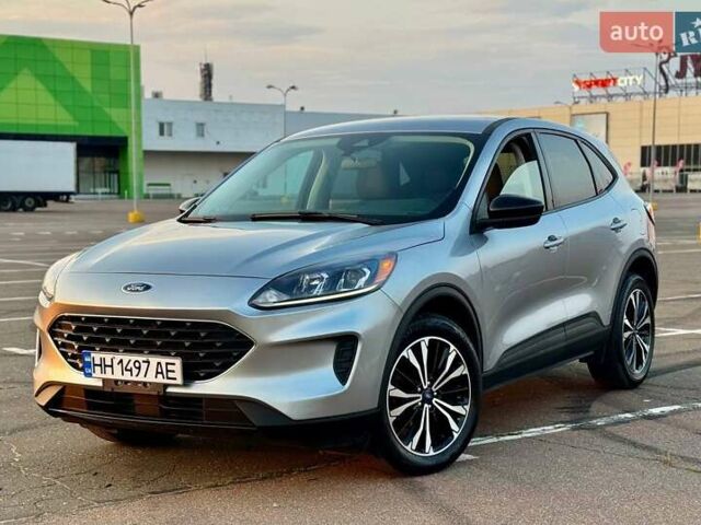 Сірий Форд Ескейп, об'ємом двигуна 1.5 л та пробігом 33 тис. км за 16500 $, фото 1 на Automoto.ua