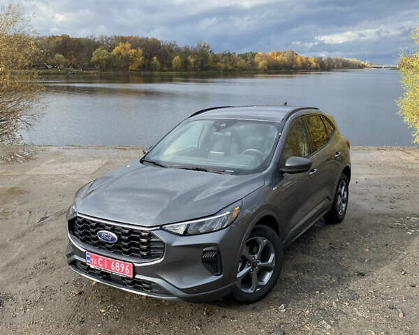 Серый Форд Эскейп, объемом двигателя 2.5 л и пробегом 9 тыс. км за 27900 $, фото 1 на Automoto.ua