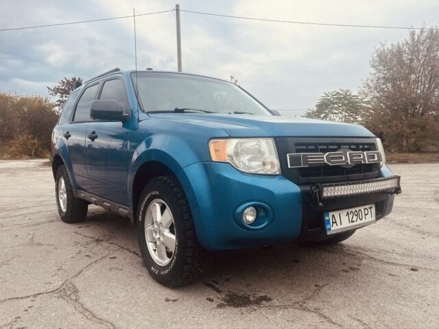 Синій Форд Ескейп, об'ємом двигуна 3 л та пробігом 300 тис. км за 7500 $, фото 1 на Automoto.ua
