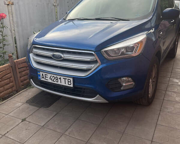 Синий Форд Эскейп, объемом двигателя 1.5 л и пробегом 126 тыс. км за 12000 $, фото 1 на Automoto.ua