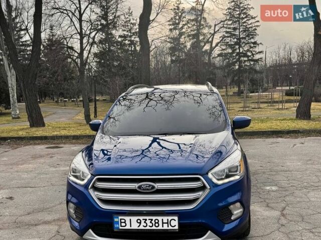 Синий Форд Эскейп, объемом двигателя 2 л и пробегом 147 тыс. км за 13800 $, фото 1 на Automoto.ua
