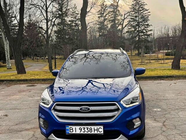 Синий Форд Эскейп, объемом двигателя 2 л и пробегом 147 тыс. км за 13800 $, фото 1 на Automoto.ua