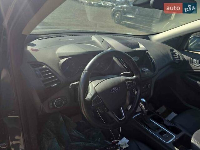 Синий Форд Эскейп, объемом двигателя 0 л и пробегом 131 тыс. км за 14500 $, фото 1 на Automoto.ua