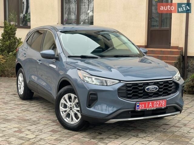 Синий Форд Эскейп, объемом двигателя 0 л и пробегом 99 тыс. км за 16800 $, фото 1 на Automoto.ua