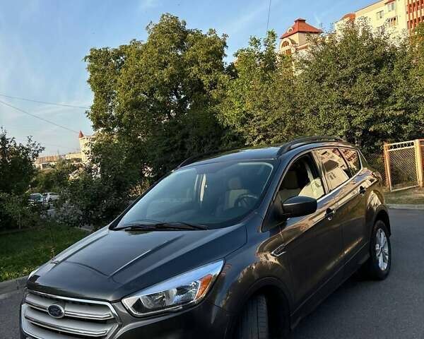 Зеленый Форд Эскейп, объемом двигателя 1.5 л и пробегом 260 тыс. км за 11500 $, фото 1 на Automoto.ua