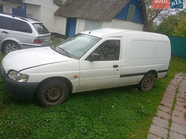 Белый Форд Escort Express, объемом двигателя 2 л и пробегом 300 тыс. км за 1826 $, фото 1 на Automoto.ua