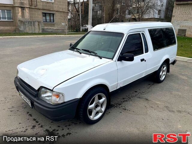 Белый Форд Эскорт, объемом двигателя 1.6 л и пробегом 0 тыс. км за 750 $, фото 1 на Automoto.ua