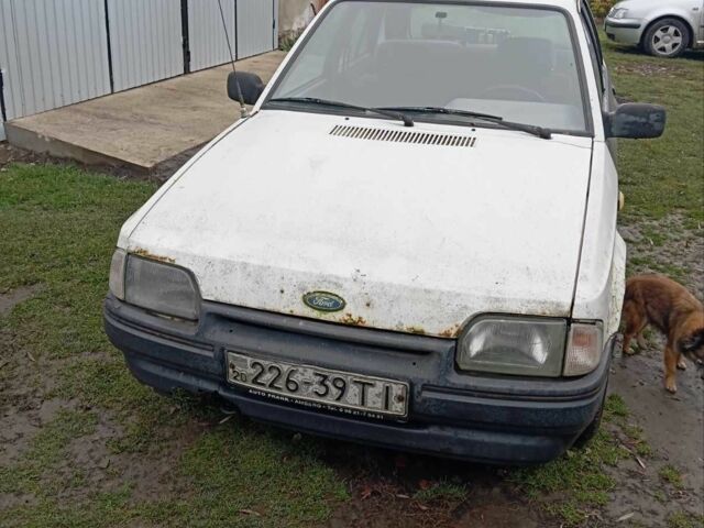 Белый Форд Эскорт, объемом двигателя 1.3 л и пробегом 123 тыс. км за 299 $, фото 1 на Automoto.ua