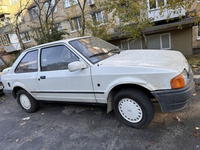 Форд Ескорт 1989 у Києві на Automoto.ua Білий Форд Ескорт, об'ємом двигуна 1.3 л та пробігом 125 тис. км за 475 $, фото 1 на Automoto.ua