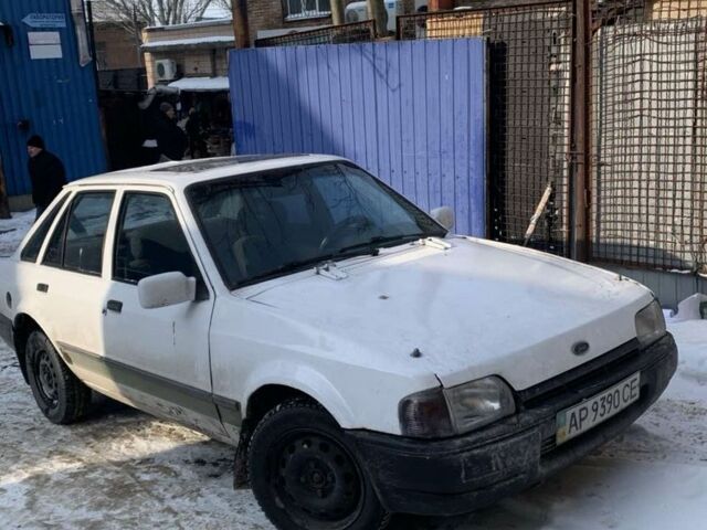 Белый Форд Эскорт, объемом двигателя 1.3 л и пробегом 1 тыс. км за 763 $, фото 1 на Automoto.ua