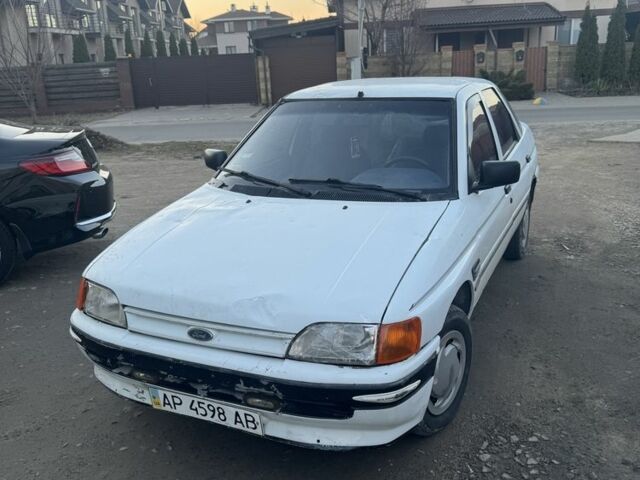 Белый Форд Эскорт, объемом двигателя 1.3 л и пробегом 99 тыс. км за 807 $, фото 1 на Automoto.ua