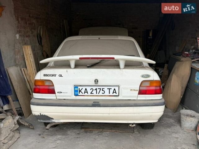 Білий Форд Ескорт, об'ємом двигуна 1.4 л та пробігом 87 тис. км за 682 $, фото 1 на Automoto.ua