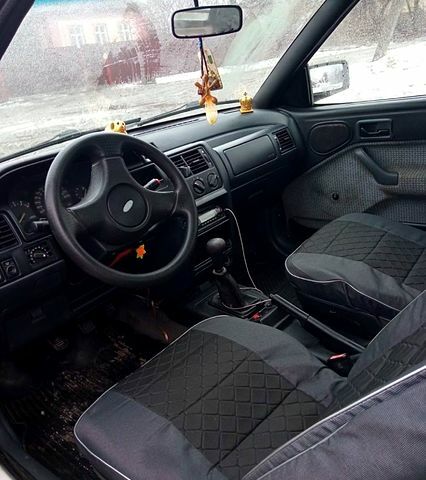 Белый Форд Эскорт, объемом двигателя 1.3 л и пробегом 400 тыс. км за 530 $, фото 1 на Automoto.ua
