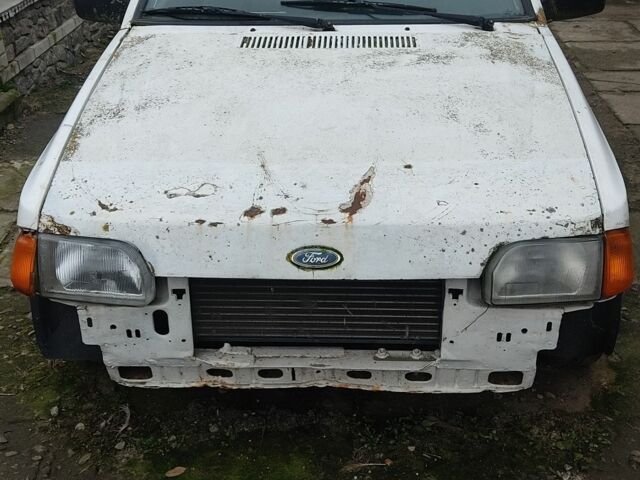 Білий Форд Ескорт, об'ємом двигуна 1.6 л та пробігом 12 тис. км за 238 $, фото 1 на Automoto.ua