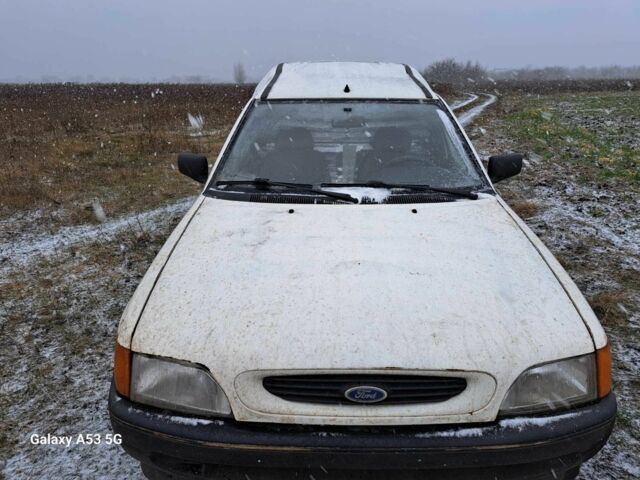 Белый Форд Эскорт, объемом двигателя 0 л и пробегом 10 тыс. км за 500 $, фото 1 на Automoto.ua
