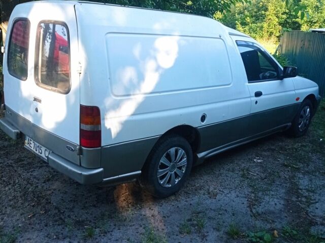Белый Форд Эскорт, объемом двигателя 1.8 л и пробегом 2 тыс. км за 785 $, фото 1 на Automoto.ua