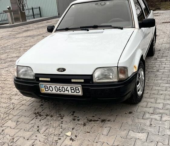 Білий Форд Ескорт, об'ємом двигуна 1.6 л та пробігом 3 тис. км за 1150 $, фото 1 на Automoto.ua