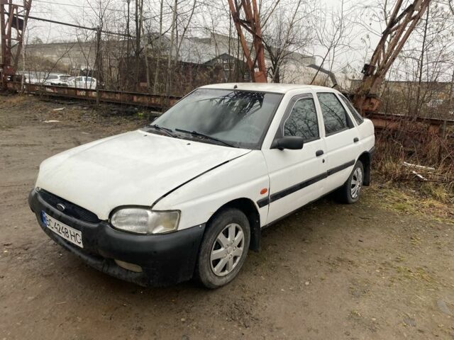 Белый Форд Эскорт, объемом двигателя 1.3 л и пробегом 200 тыс. км за 738 $, фото 1 на Automoto.ua