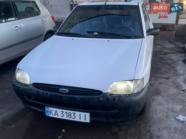 Белый Форд Эскорт, объемом двигателя 1.3 л и пробегом 161 тыс. км за 1200 $, фото 1 на Automoto.ua