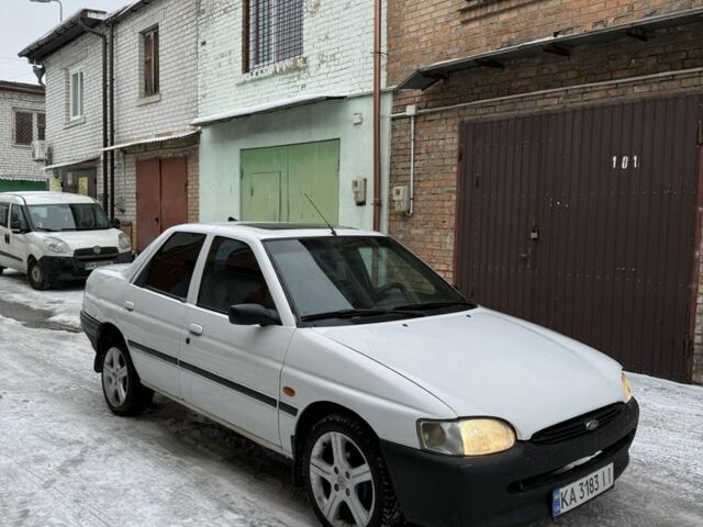 Білий Форд Ескорт, об'ємом двигуна 1.3 л та пробігом 199 тис. км за 1500 $, фото 1 на Automoto.ua