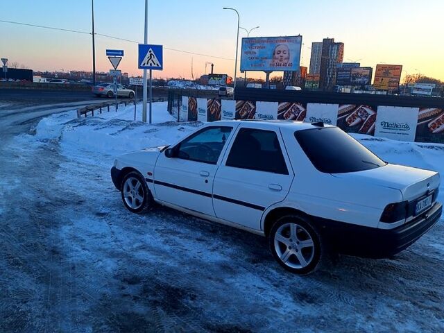 Білий Форд Ескорт, об'ємом двигуна 1.3 л та пробігом 320 тис. км за 1200 $, фото 1 на Automoto.ua