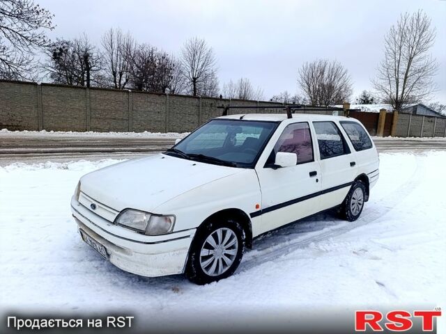Белый Форд Эскорт, объемом двигателя 1.8 л и пробегом 283 тыс. км за 1250 $, фото 1 на Automoto.ua