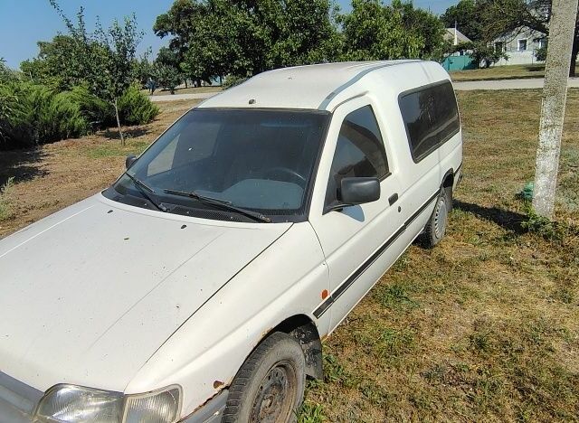 Білий Форд Ескорт, об'ємом двигуна 0 л та пробігом 546 тис. км за 751 $, фото 1 на Automoto.ua