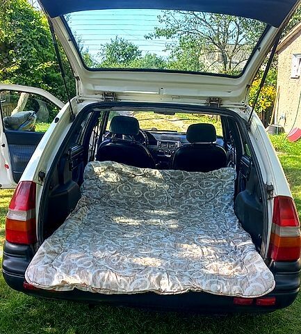 Белый Форд Эскорт, объемом двигателя 1.4 л и пробегом 70 тыс. км за 800 $, фото 1 на Automoto.ua