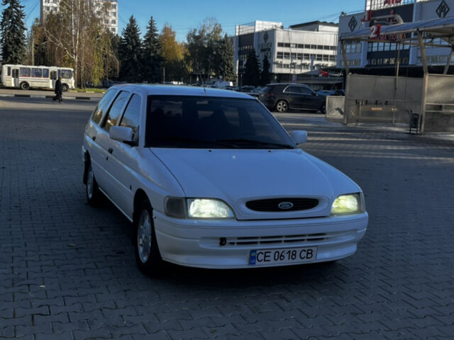 Белый Форд Эскорт, объемом двигателя 1.4 л и пробегом 151 тыс. км за 1650 $, фото 1 на Automoto.ua