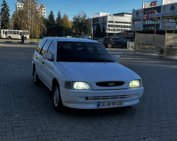 Белый Форд Эскорт, объемом двигателя 1.4 л и пробегом 151 тыс. км за 1750 $, фото 1 на Automoto.ua