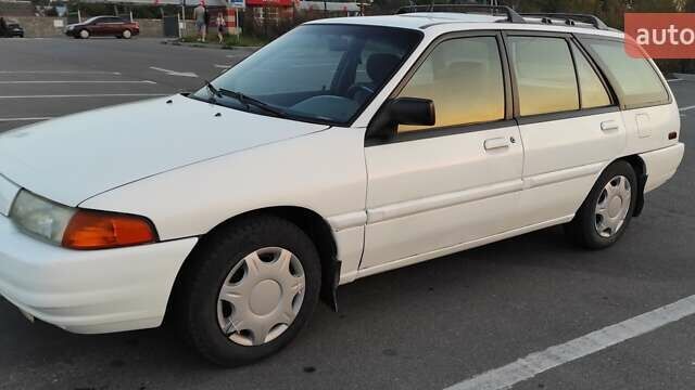 Белый Форд Эскорт, объемом двигателя 1.9 л и пробегом 259 тыс. км за 1500 $, фото 1 на Automoto.ua