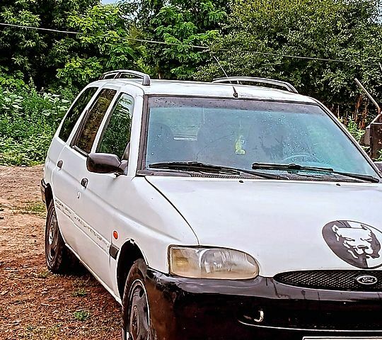 Білий Форд Ескорт, об'ємом двигуна 2 л та пробігом 0 тис. км за 720 $, фото 1 на Automoto.ua