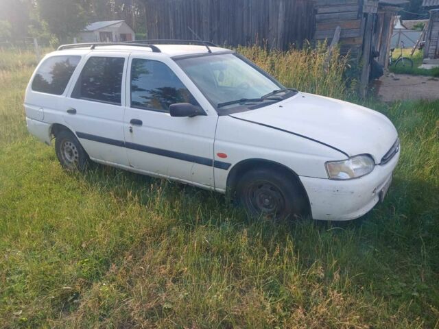 Білий Форд Ескорт, об'ємом двигуна 1.4 л та пробігом 300 тис. км за 500 $, фото 1 на Automoto.ua
