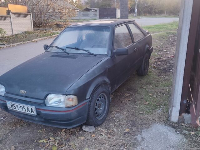 Чорний Форд Ескорт, об'ємом двигуна 1.6 л та пробігом 33 тис. км за 358 $, фото 1 на Automoto.ua